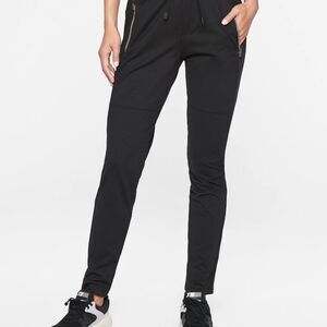 Athleta Hilltop Jogger in Black